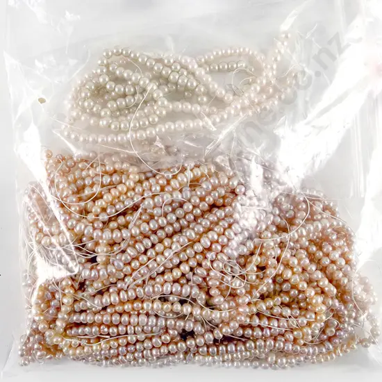 Quantity of Loose Cultured Pearl Beads