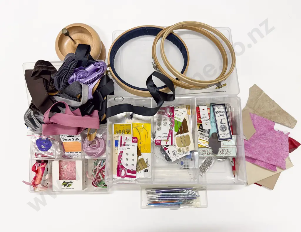 Collection of Various Sewing Accessories Interchangeable Knitting Needles Image 1++