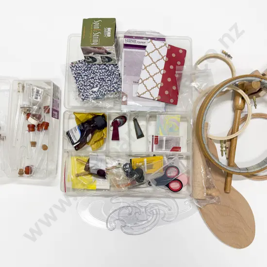 Collection of Assorted Sewing Accessories