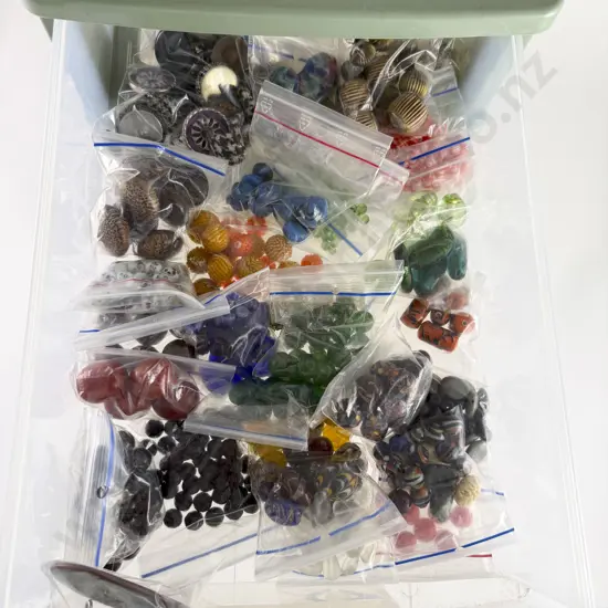Large Quantity of Vintage and Modern Beads