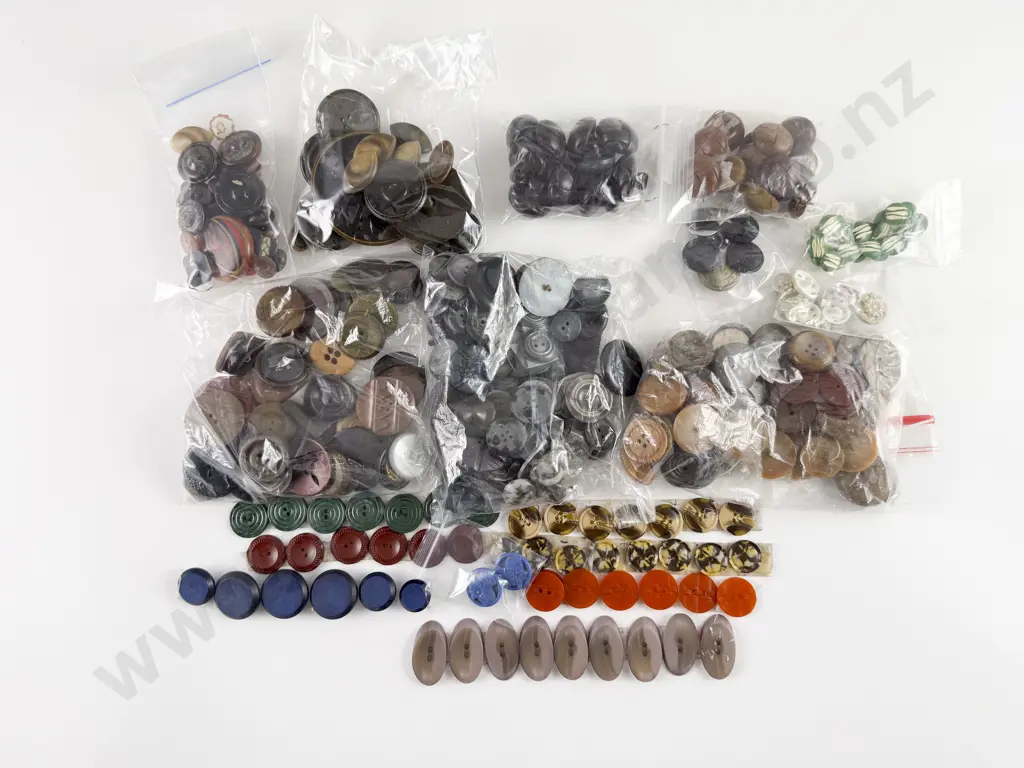 Vintage Quantity of Plastic Celluloid Leather and Various Buttons Image 1++