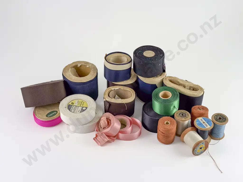Quantity of Vintage Hat Braid Thread and Various Image 1++