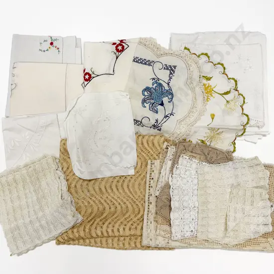 Small Quantity of Vintage Linen