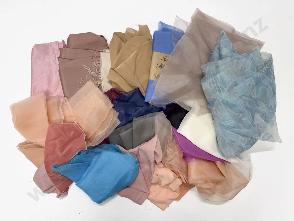 Quantity of Vintage Silk and Material Remnants Image 1++