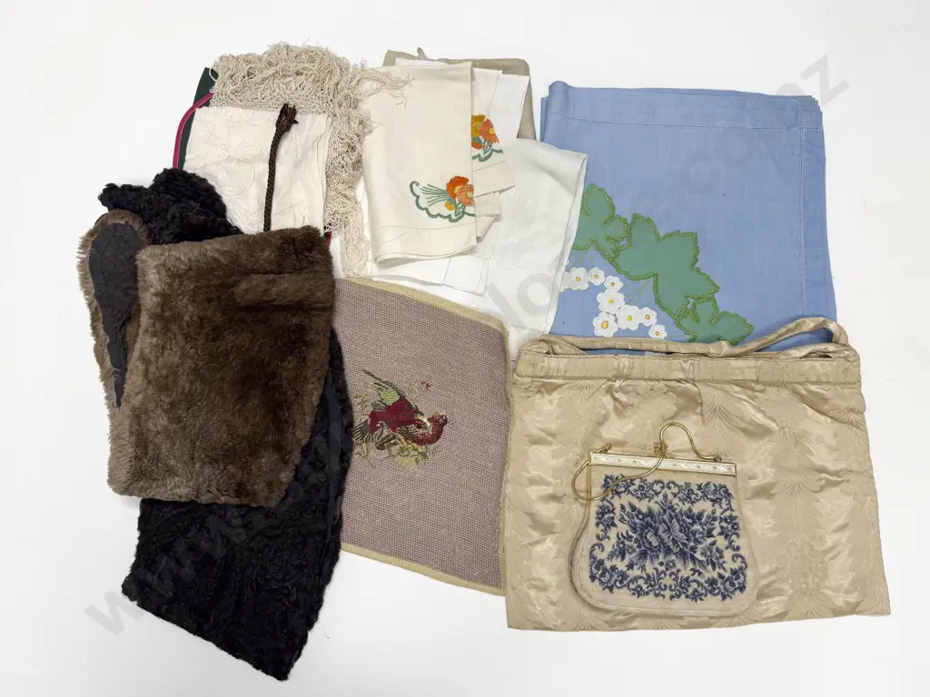 Collection of Assorted Image 1++