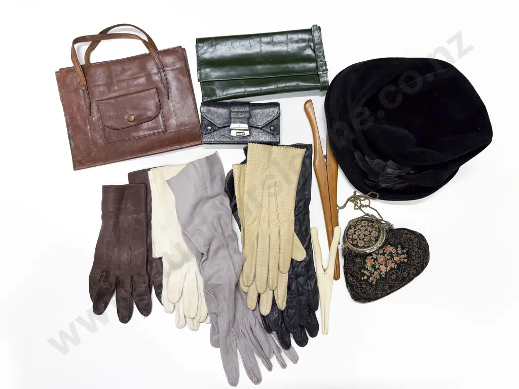 Four Various Purses Gloves Two Stretchers and Hat Image 1++