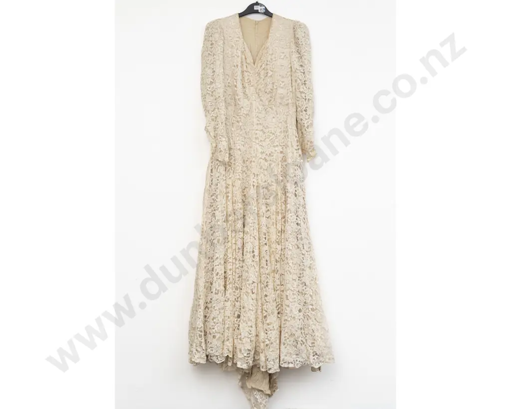 1940s All Lace Wedding Gown with Train Image 1++