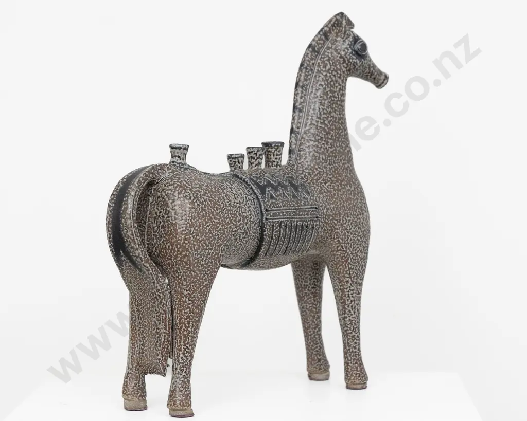 Juliet Peter Horse Candleholder Image 1++