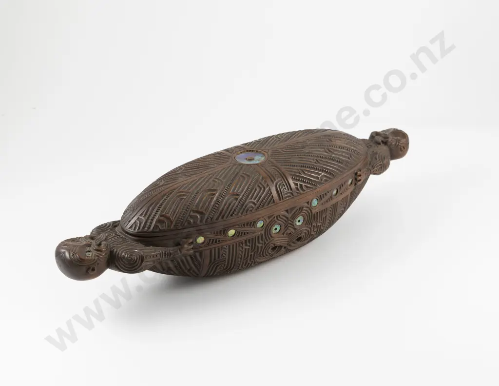 C20th Lidded Waka Huia Image 1++