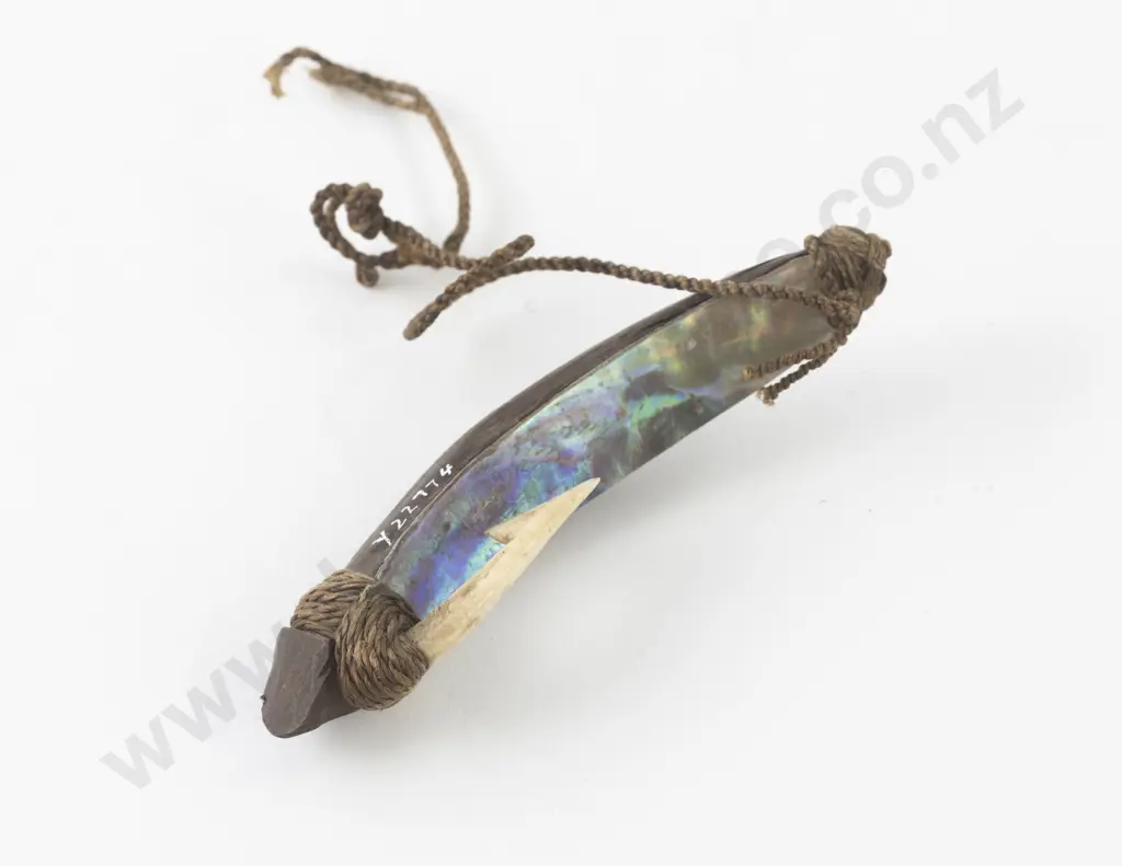 C19th Pa Kahawai (Trolling Lure) Image 1++