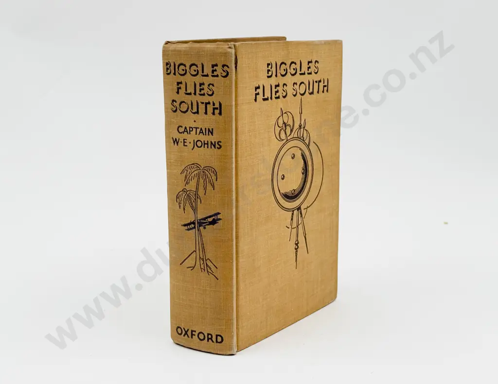 Johns Captain W E Biggles Flies South First Edition Image 1++
