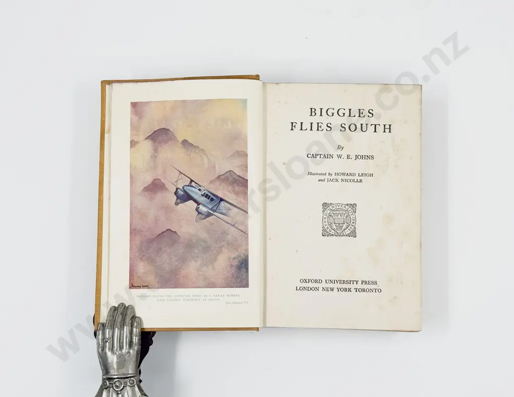 Johns Captain W E Biggles Flies South First Edition Image 1++