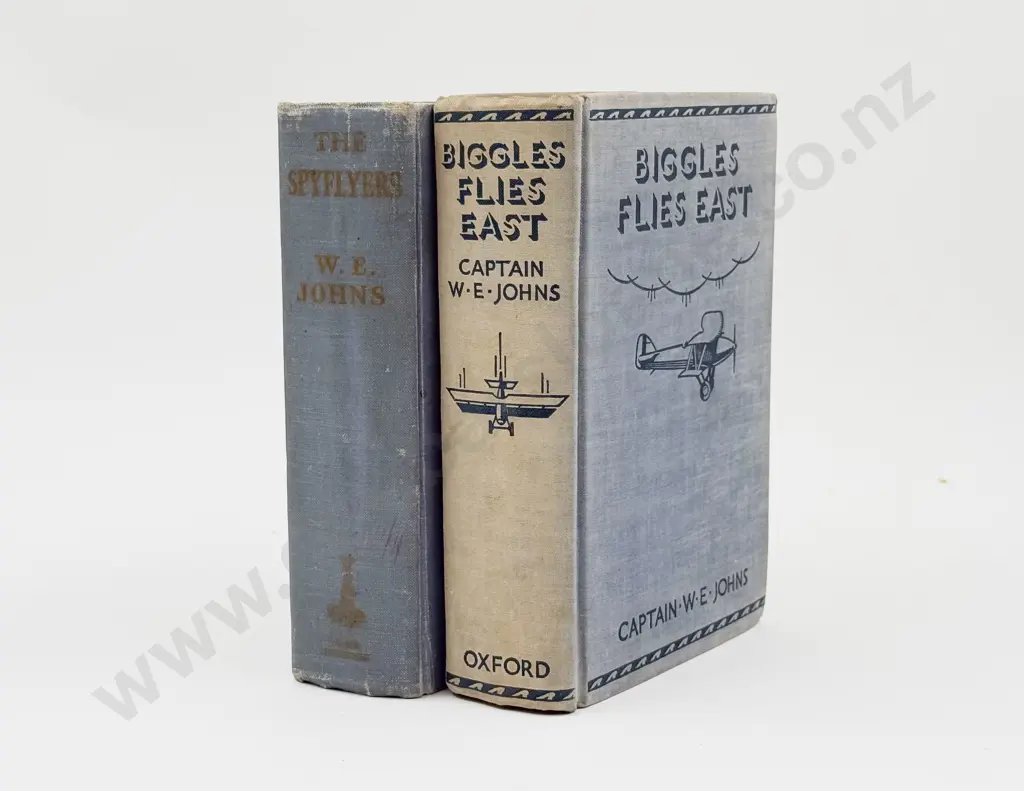 Johns Captain W E Biggles Flies East & The Spyflyers First Editions Image 1++