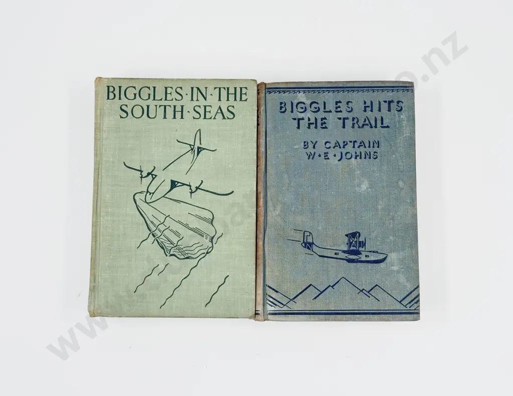 Johns Captain W E Biggles Hits The Trail & Biggles In The South Seas First Editions Image 1++