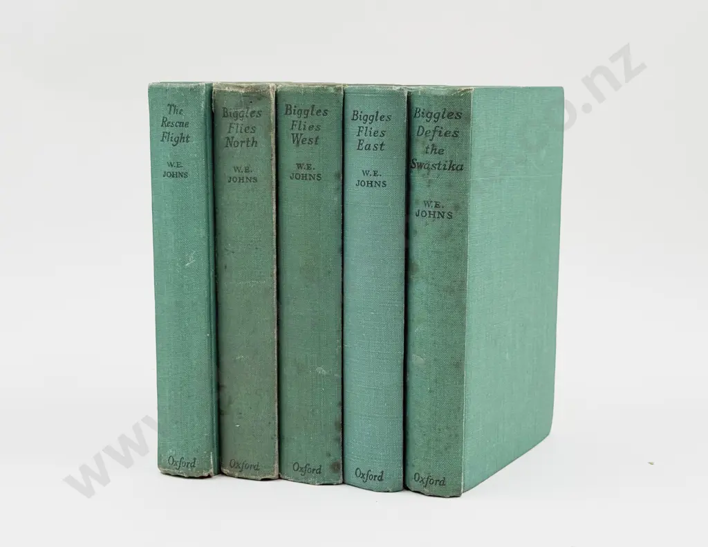 Five Captain W E Johns Biggles Volumes Image 1++