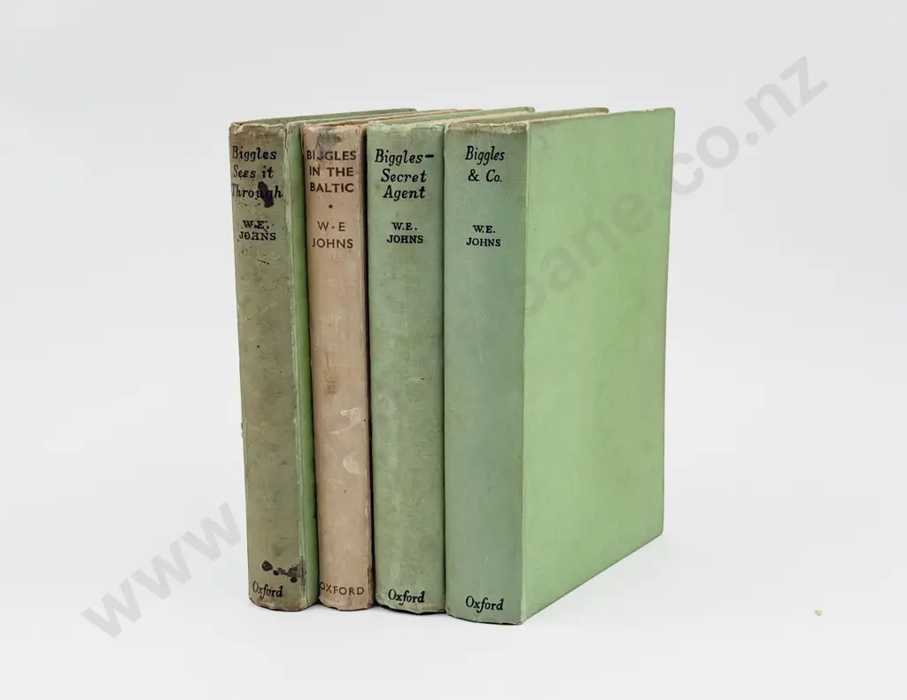 Four Captain W E Johns Biggles Volumes Image 1++