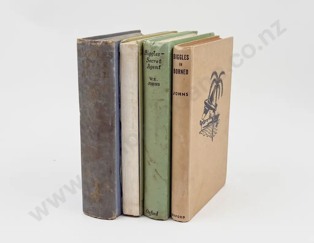 Four Captain W E Johns Biggles Volumes Image 1++