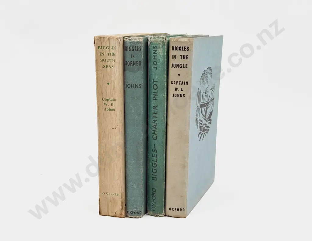 Four Captain W E Johns Biggles Volumes Image 1++