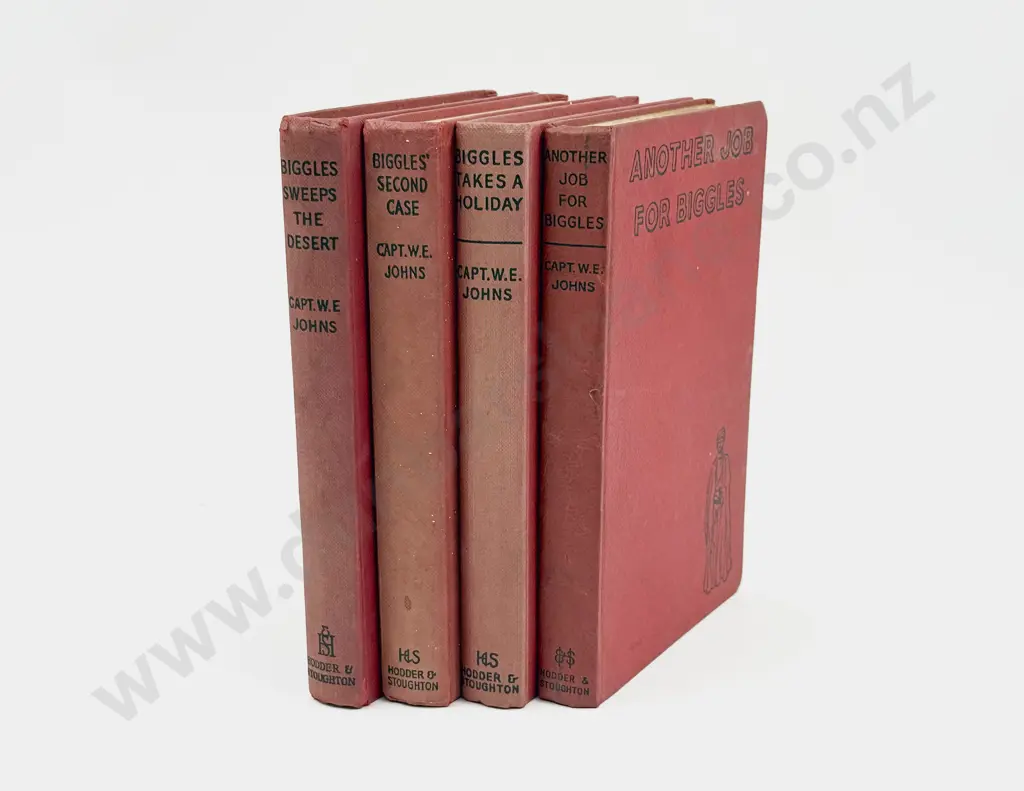 Four Captain W E Johns Biggles Volumes Image 1++