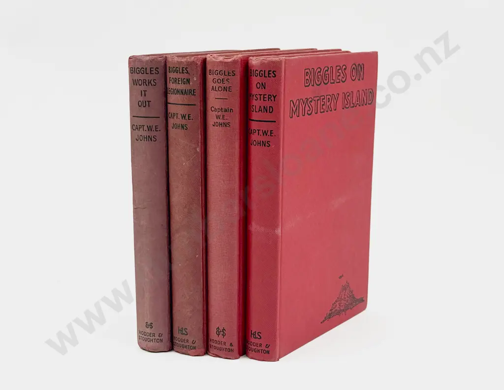 Four Captain W E Johns Biggles Volumes Image 1++