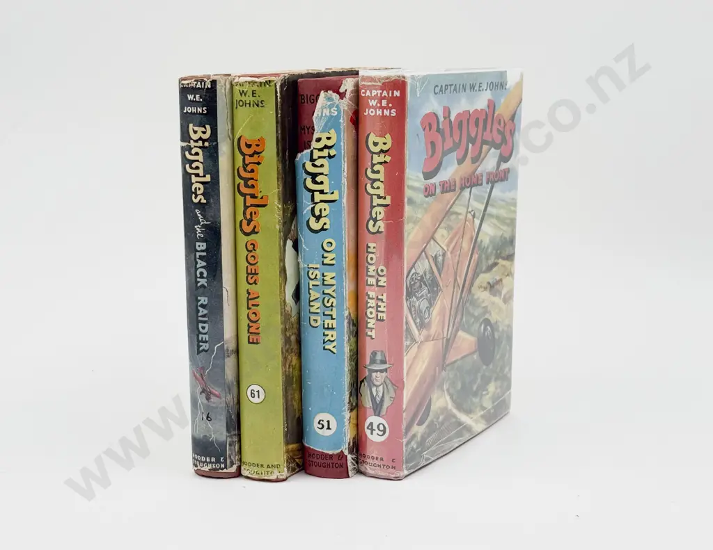 Four Captain W E Johns Biggles Volumes Image 1++