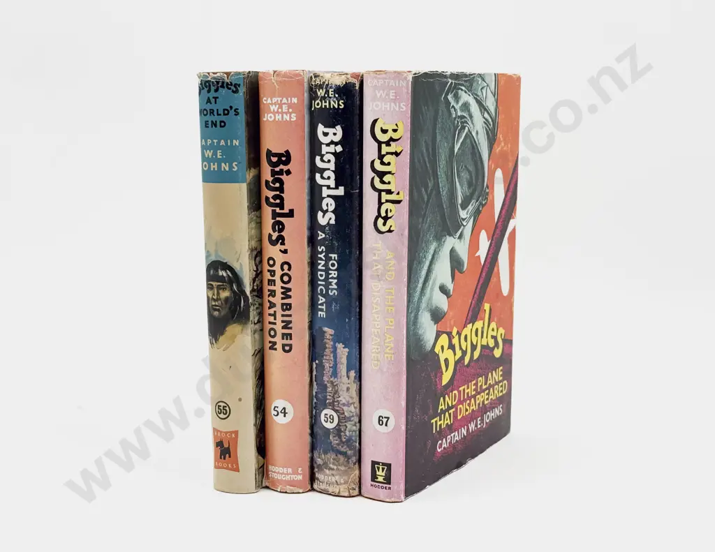 Four Captain W E Johns Biggles Volumes Image 1++