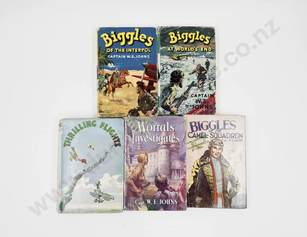 Five Assorted Captain W E Johns Biggles Volumes Image 1++