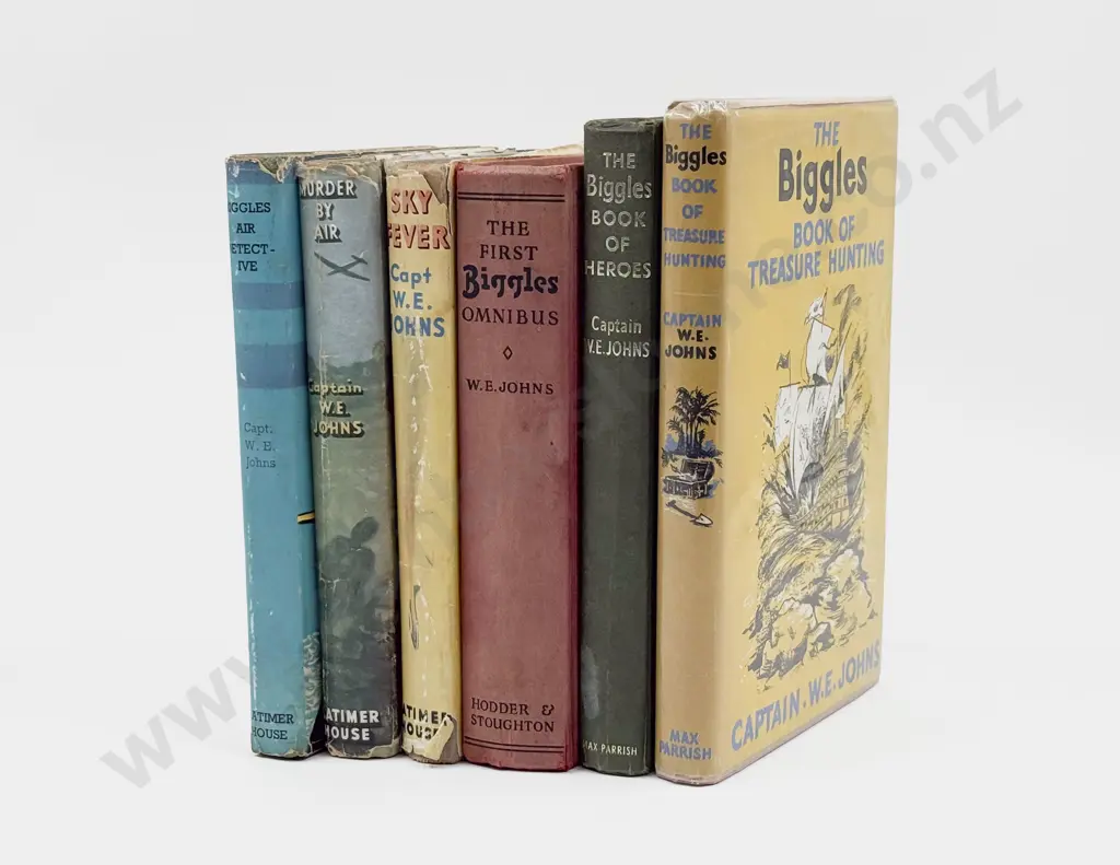 Six Assorted Captain W E Johns Biggles Volumes Image 1++