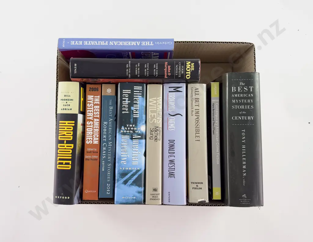 Eleven Hardback Crime Writing Anthologies Image 1++