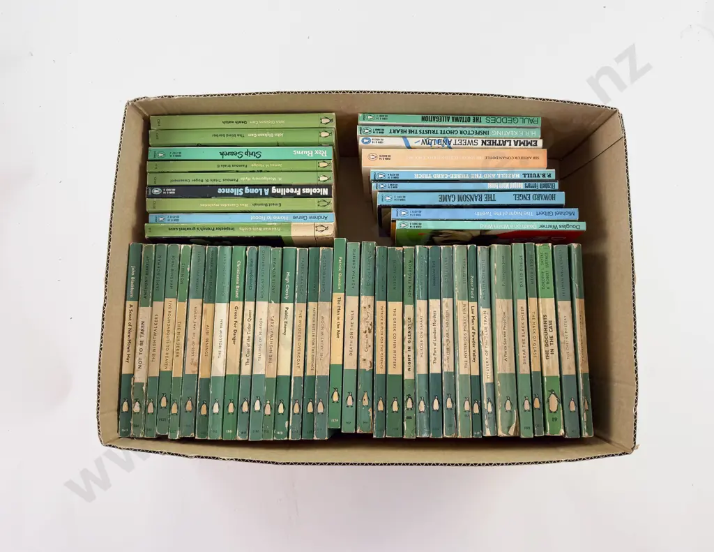 Box of Assorted Green Penguin Crime Fiction Image 1++