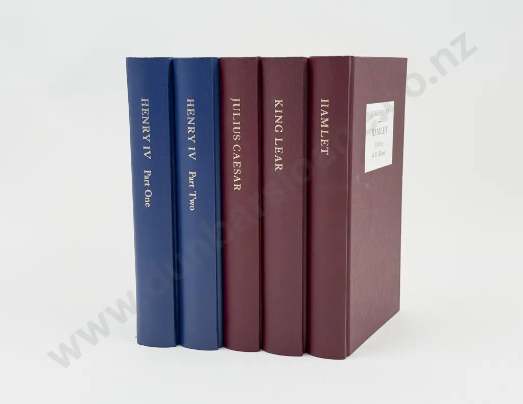 Six Hardback Editions of Shakespeare's Plays Image 1++