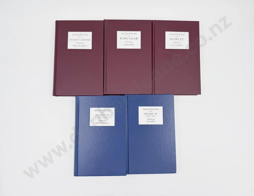 Six Hardback Editions of Shakespeare's Plays Image 1++