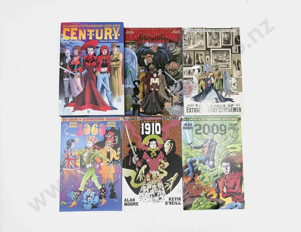 Six Graphic Novels - The League of Extraordinary Gentlemen Image 1++