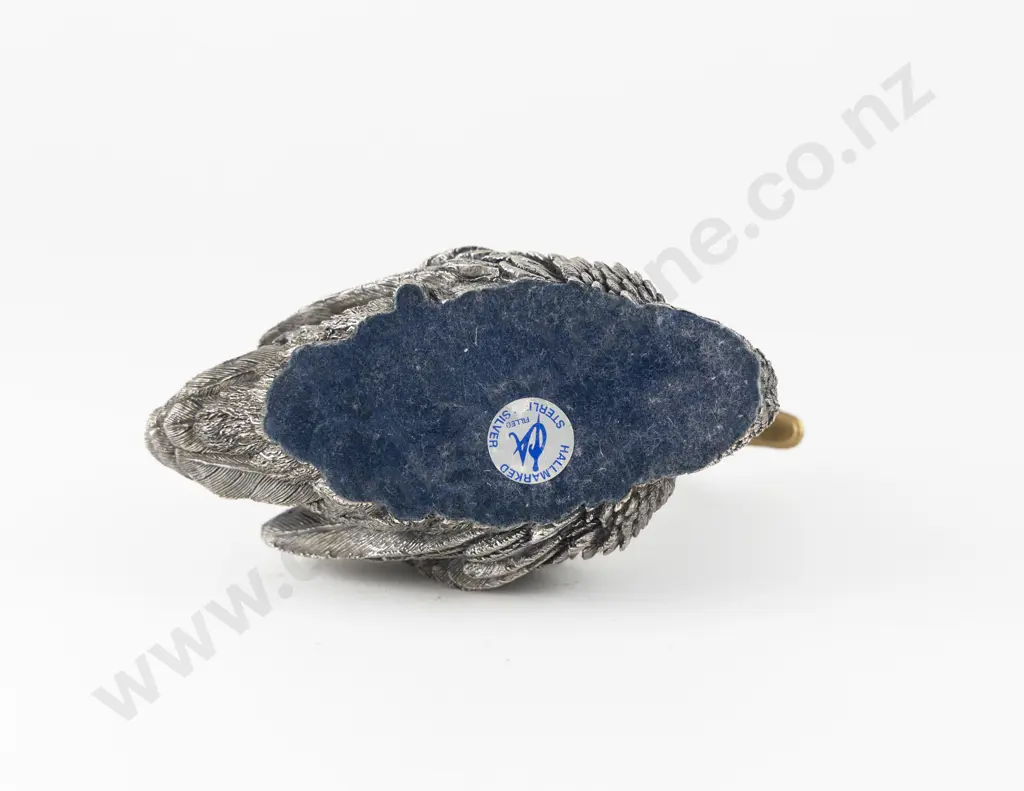 S/S Swan & Cygnet Ornament Image 1++