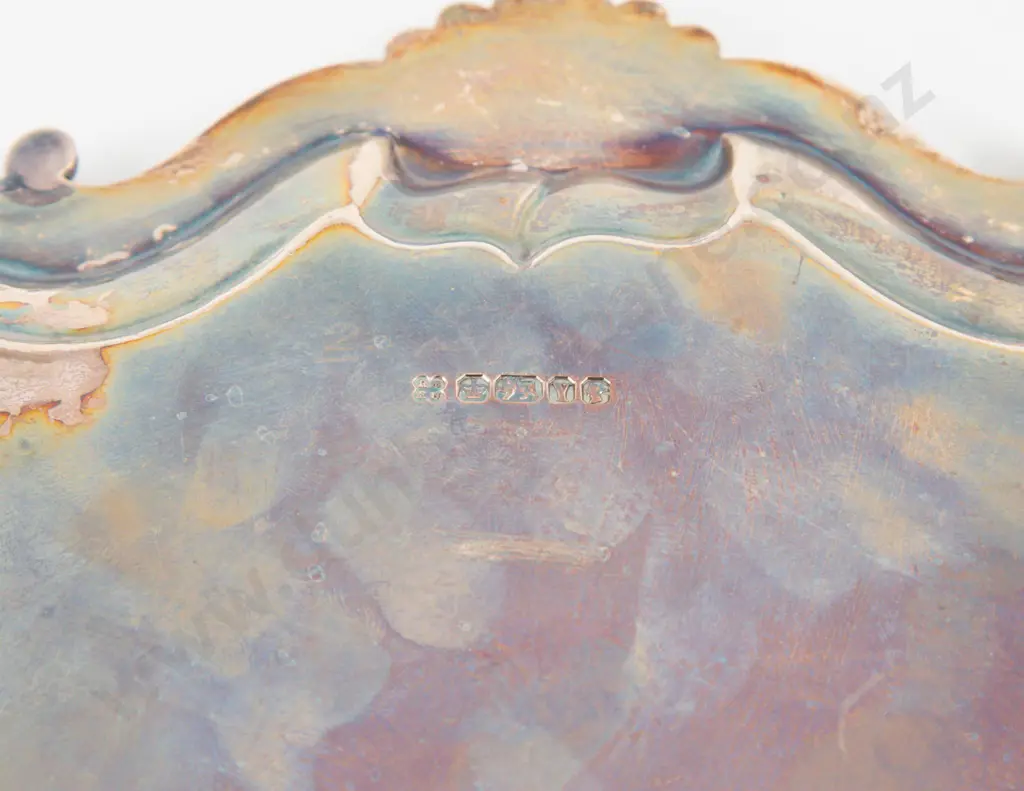 A Fine Quality Large Vict S/S Salver Image 1++