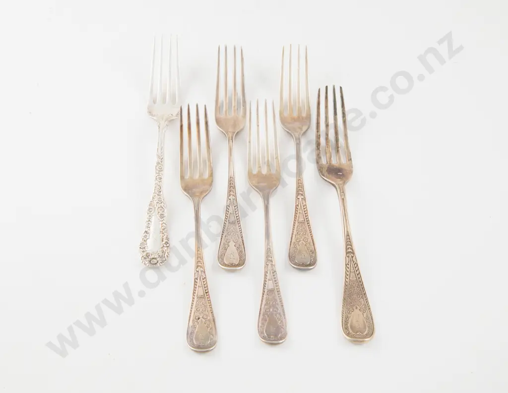 Set Of 4 American S/S Dessert Forks Image 1++