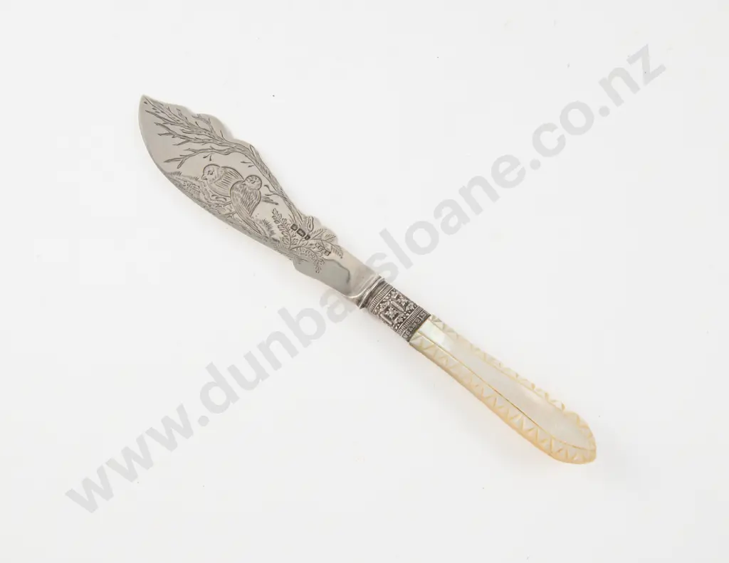 Edw VIII S/S MOP Handled Fish Knife Image 1++