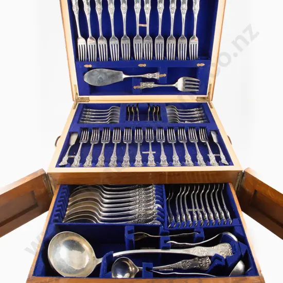 Fine Quality Edw VII S/S 74 Piece Oak Cased Canteen Of Cutlery