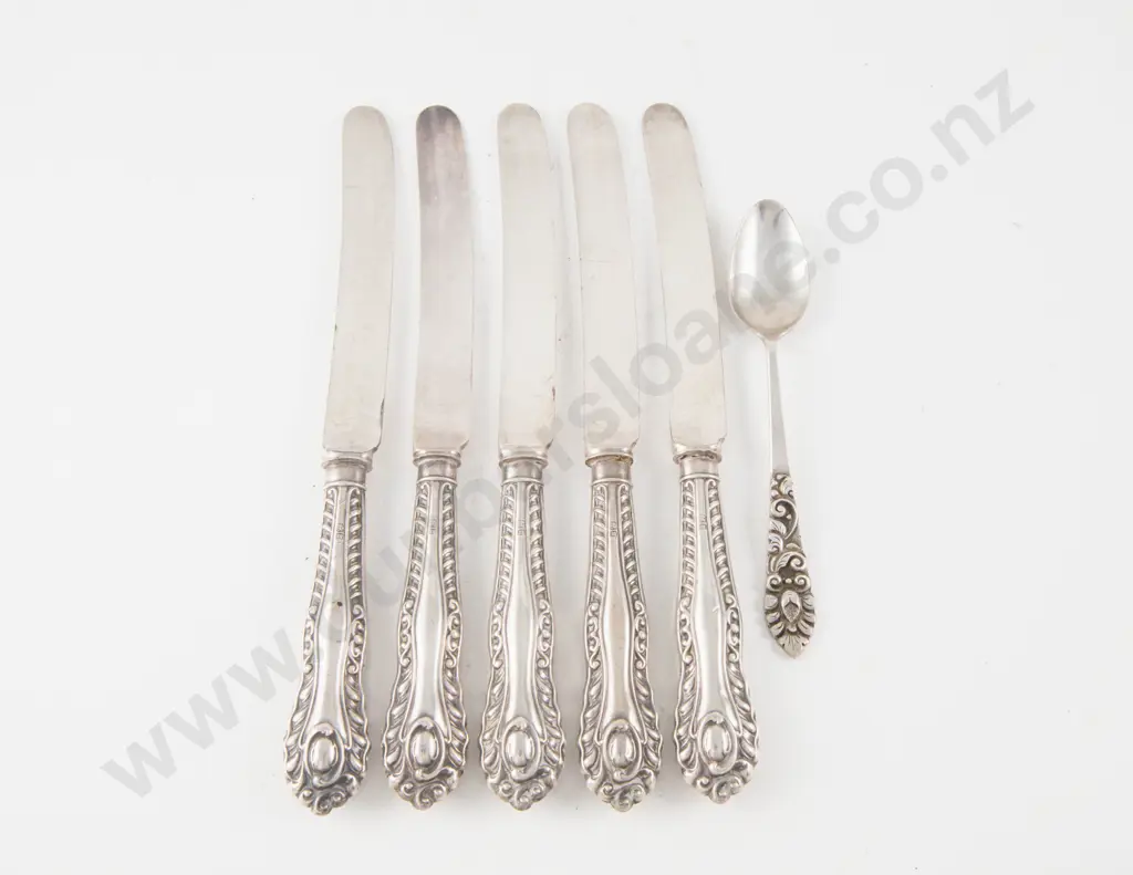 Set Of 6 S/S Handled Afternoon Tea Knives Image 1++