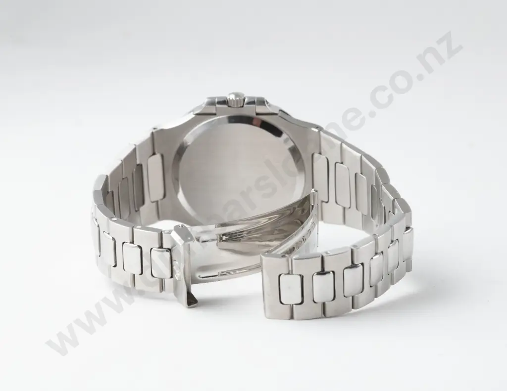 Circa Late C1970's Patek Philippe Reference (3700) Jumbo Nautilus Automatic Wrist Watch Image 1++