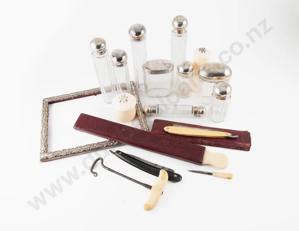 Victorian Moroccan Leather Gentleman's Travel Vanity Case Image 1++