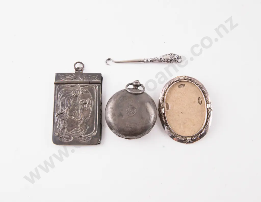 Group of Assorted Accoutrements Image 1++