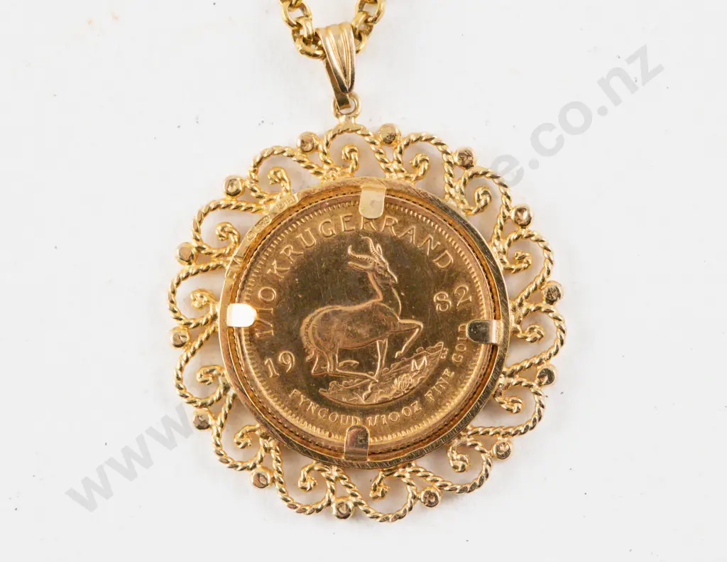 1982 South African Gold 1/10 Krugerrand in 9ct Fancy Pendant Frame and Trace Link Neck Chain Image 1++