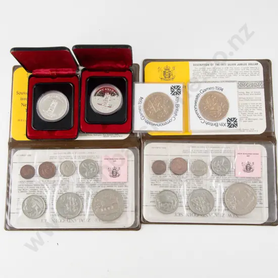 1977 Canada QEII Silver Jubilee Silver Proof $1 x2 with NZ 1974 Games Unc $1 x2 1977 Coin Issue x2