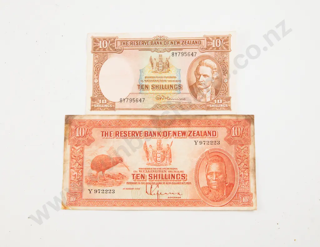 Two NZ Ten Shillings Bank Notes Signed Fleming and Lefeaux 1934 Image 1++