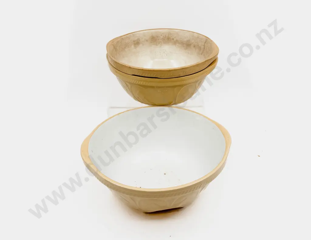 Three TG Green Vintage Mixing Bowls Image 1++