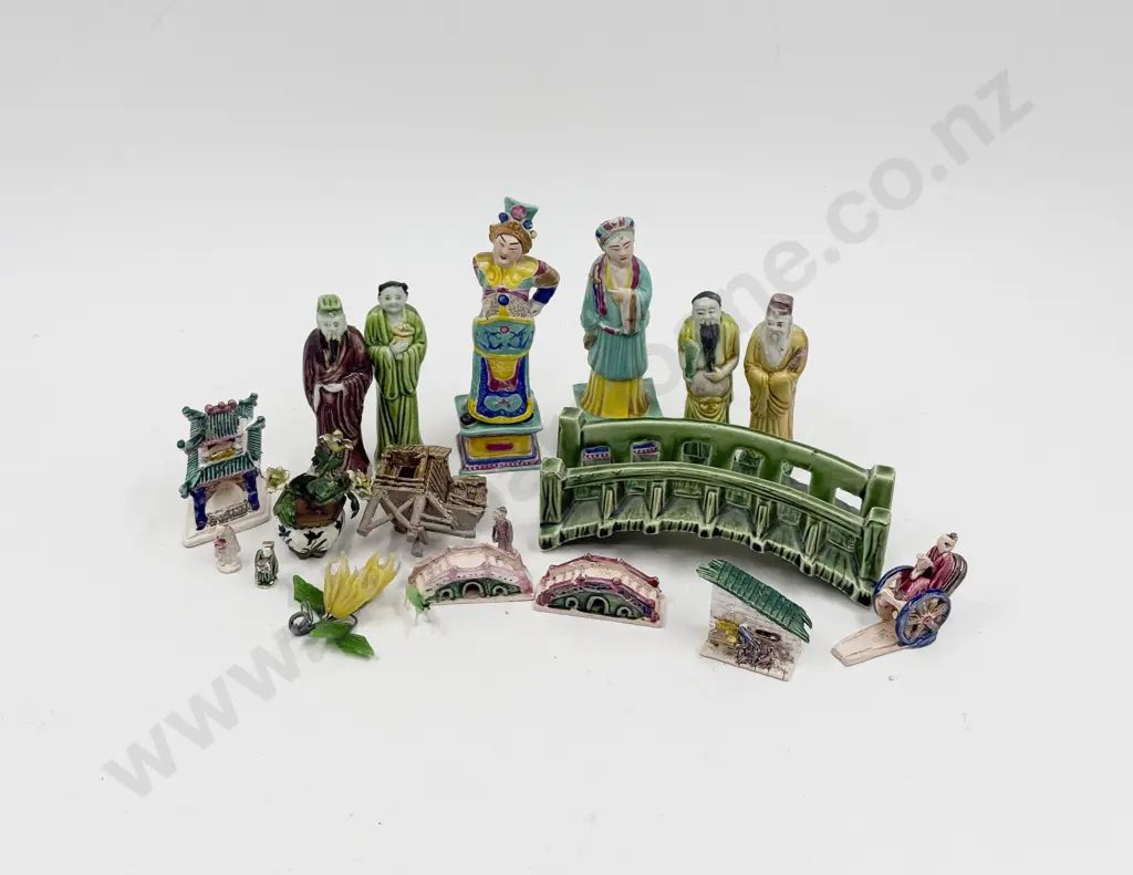 Quantity of Assorted Mid C20th Chinese Bonsai Display Figures & Ornaments Etc Image 1++