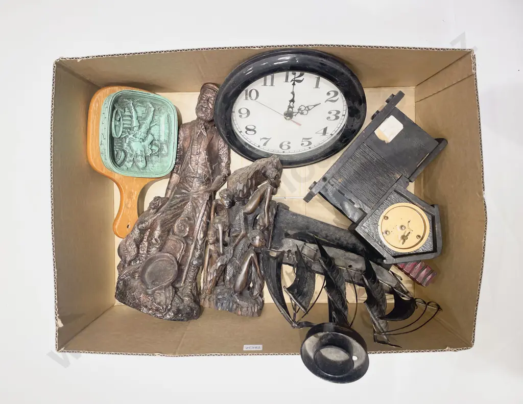 Box Quantity of Assorted Figures & Ornaments Etc Image 1++