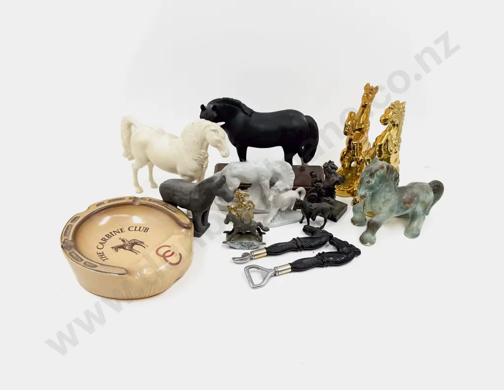 Box Quantity of Assorted Horse Ornaments Etc Image 1++