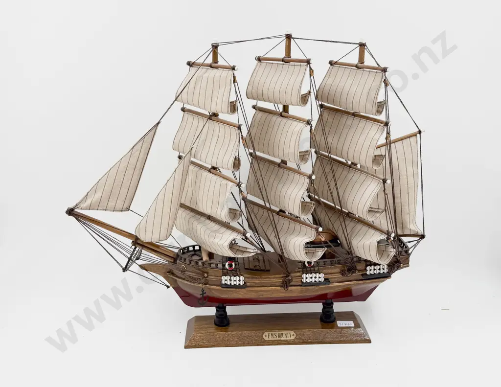 Model of HMS Bounty Image 1++